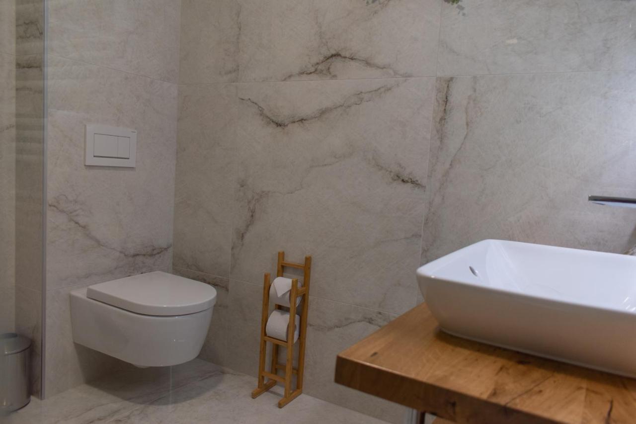 Apartmaji Na Placu Rence Kültér fotó